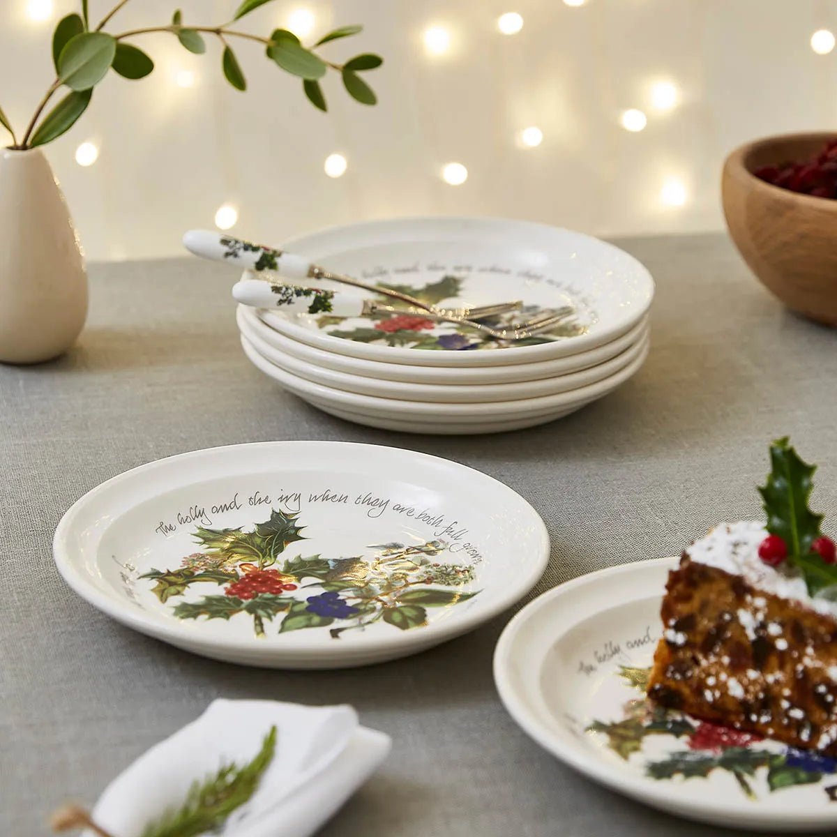 The Holly and the Ivy Set of 6 Side Plates